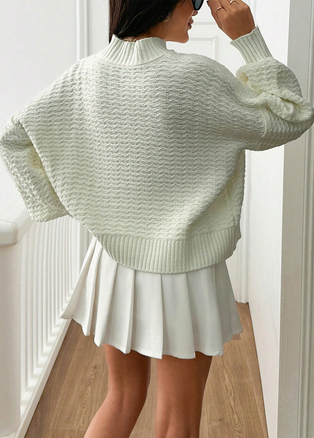 Молочний демісезонний светр SHEIN