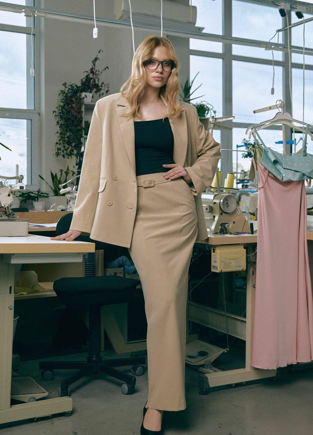 Бежевая кэжуал однотонная юбка Gepur а-силуэта (трапеция)