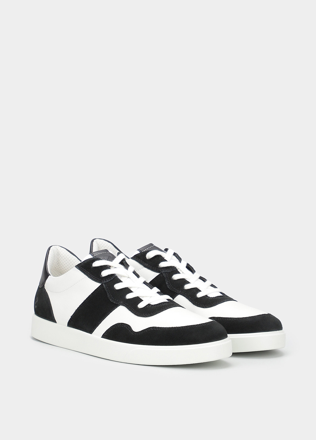 Чорно-білі кеди Ecco