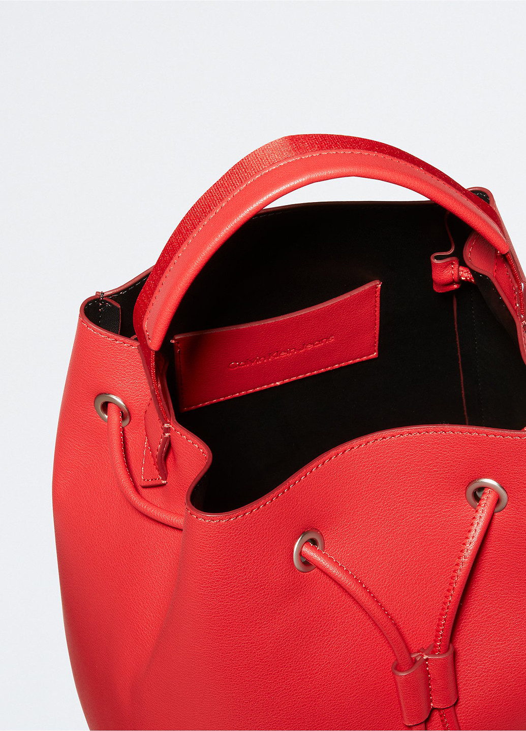 Сумка Calvin Klein сумка-мешок однотонная красная кэжуал