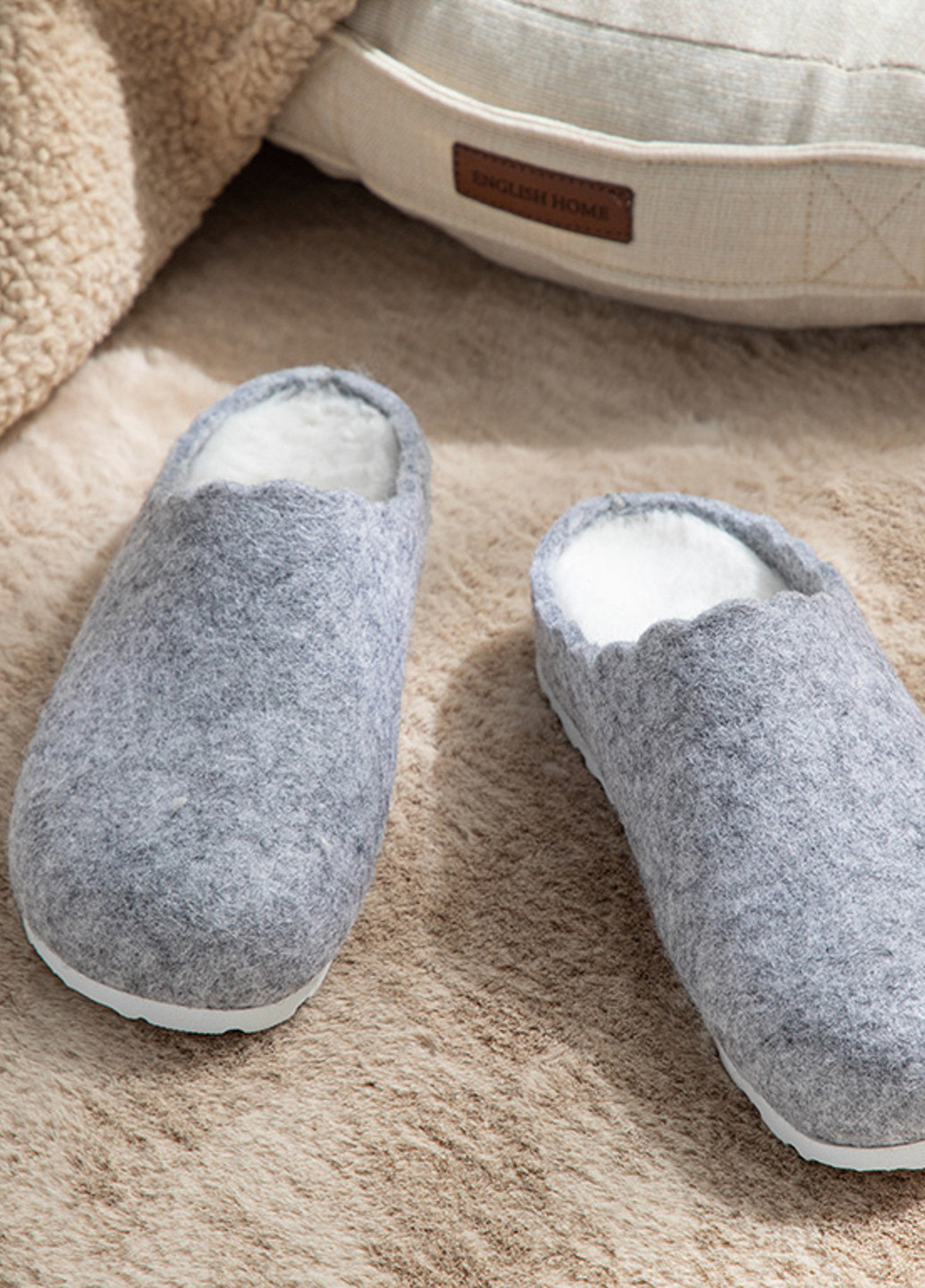 Серые тапочки English Home фестоны