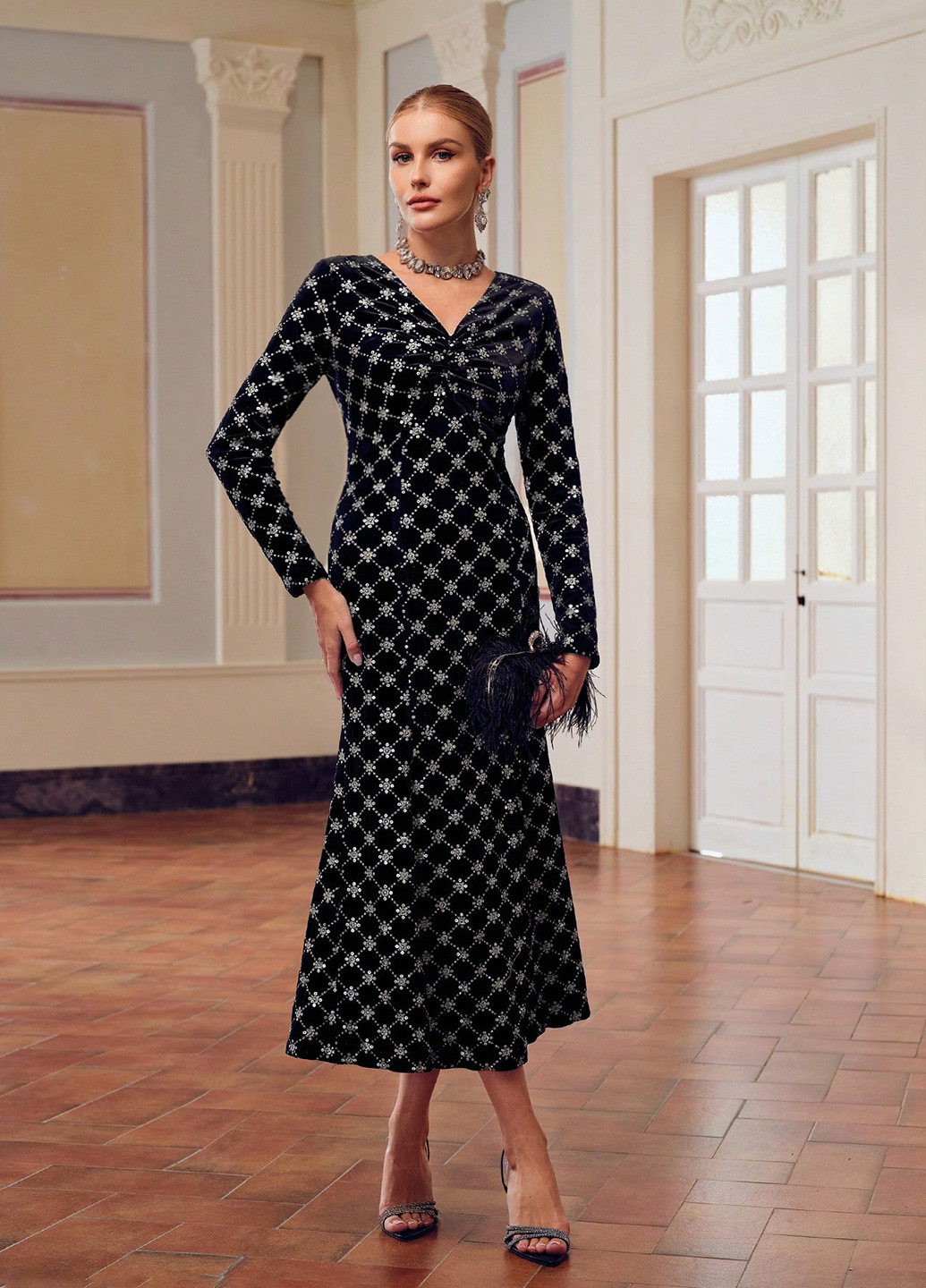 Черное вечернее платье в стиле ампир, годе SHEIN с орнаментом