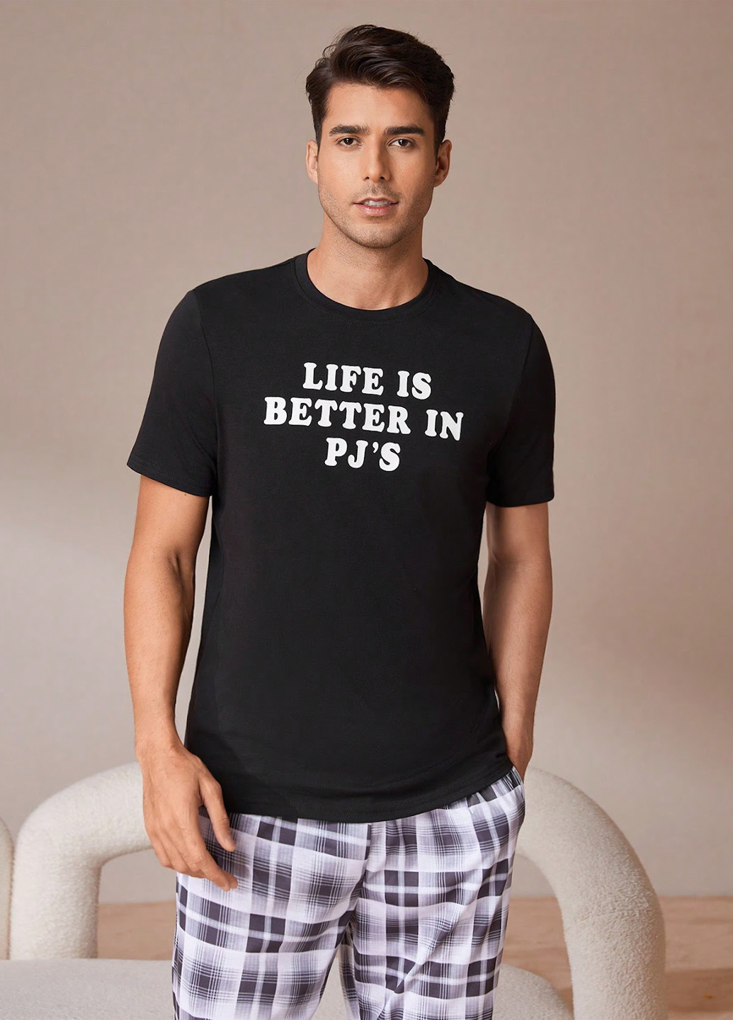 Чорна футболка з коротким рукавом SHEIN