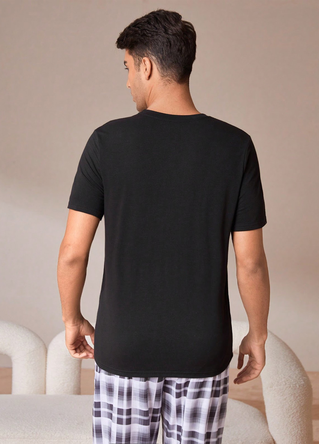 Чорна футболка з коротким рукавом SHEIN