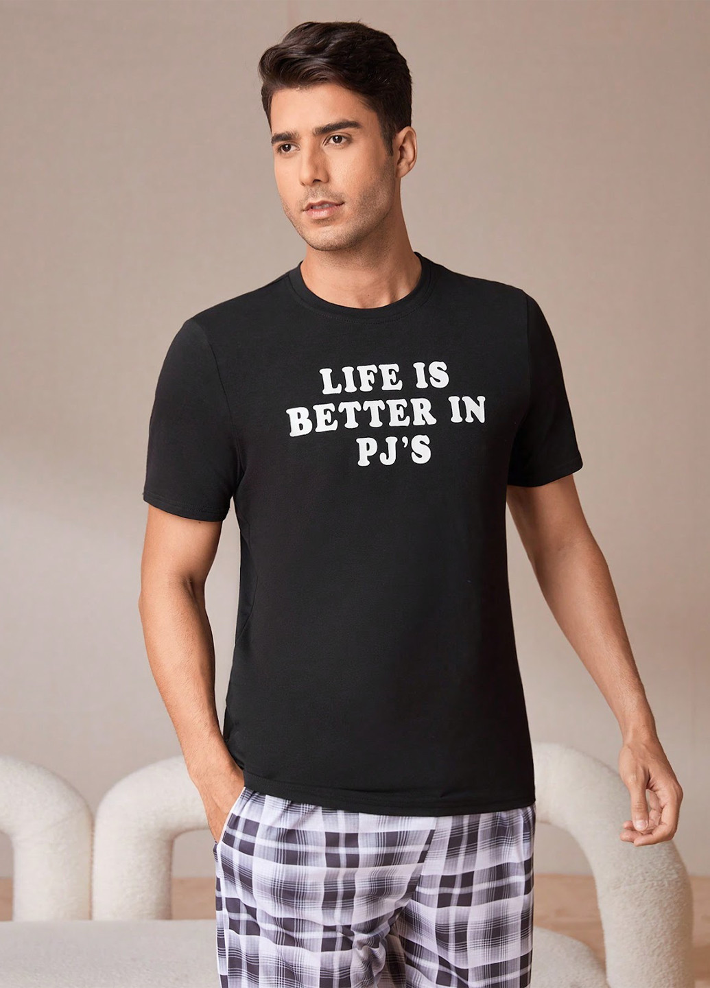 Чорна футболка з коротким рукавом SHEIN