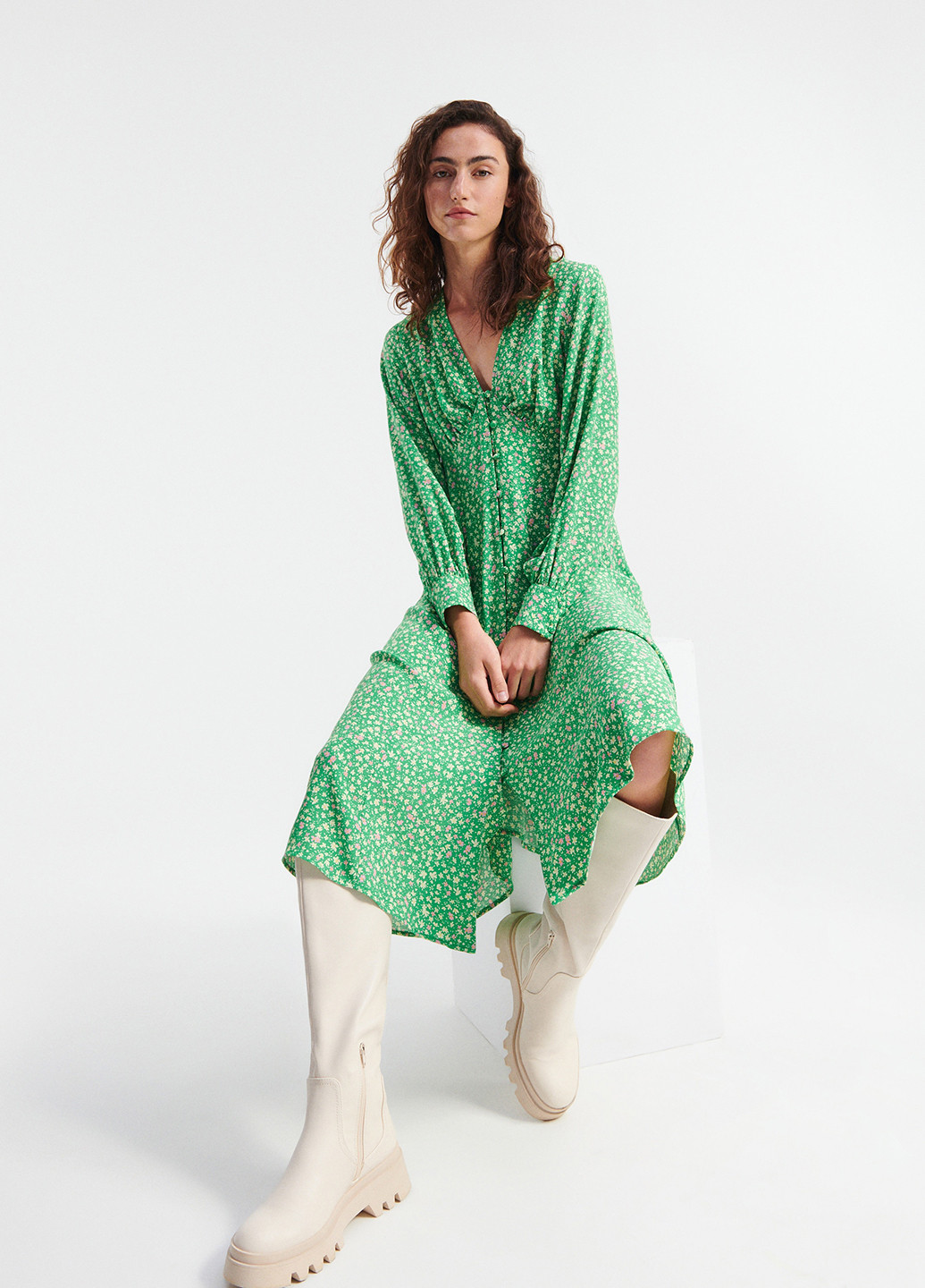 Зеленое кэжуал платье Reserved с цветочным принтом