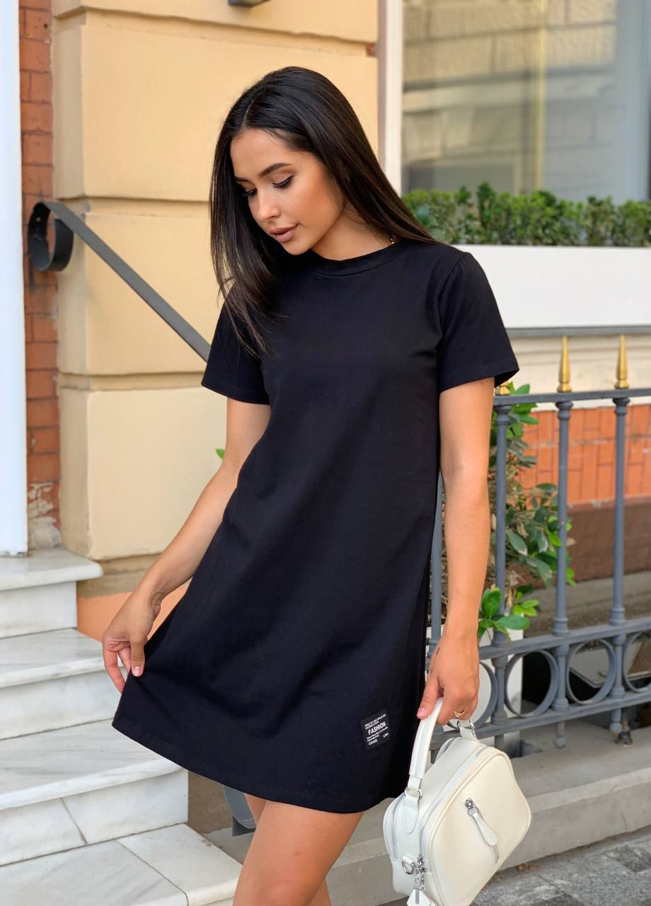Чорна сукня popluzhnaya