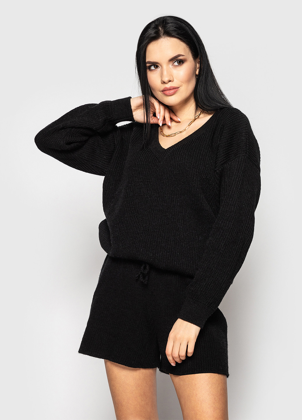 Чорний демісезонний комплект (пуловер, шорти) Larionoff
