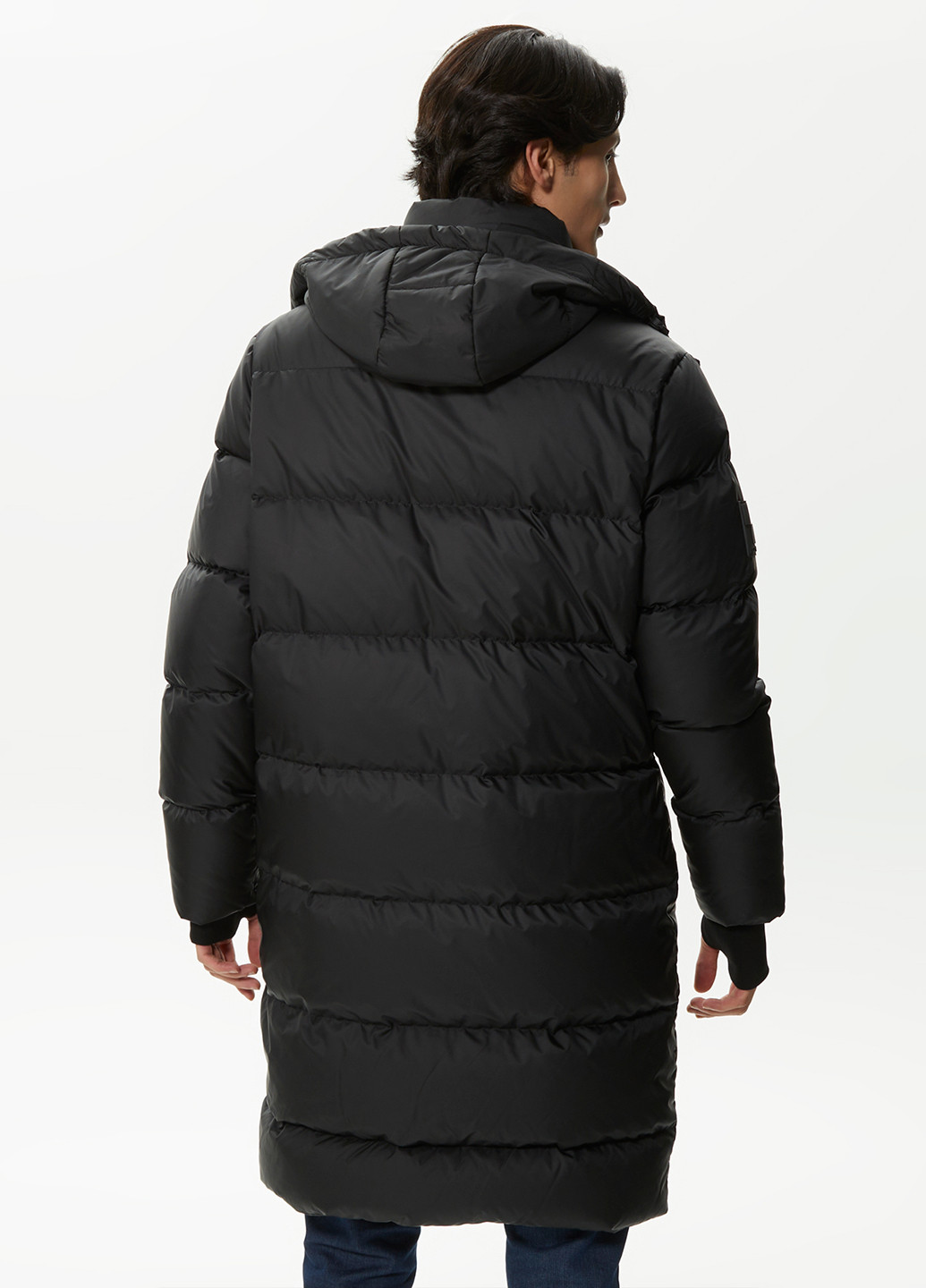 Черная зимняя куртка Lacoste