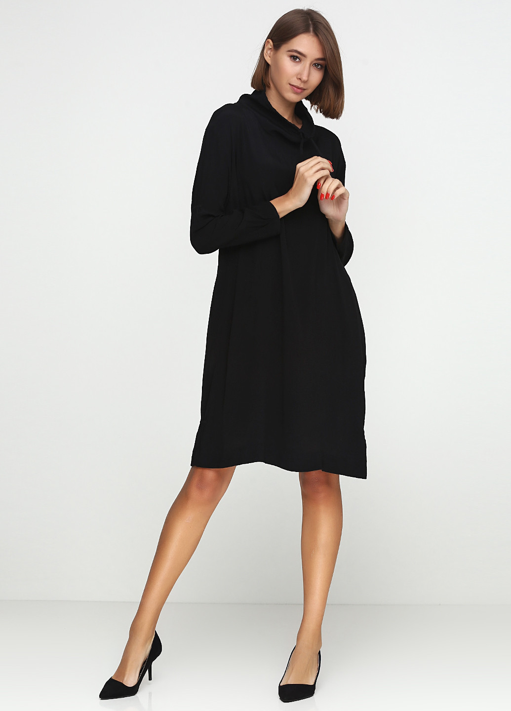 Черное кэжуал платье с длинным рукавом And Less однотонное