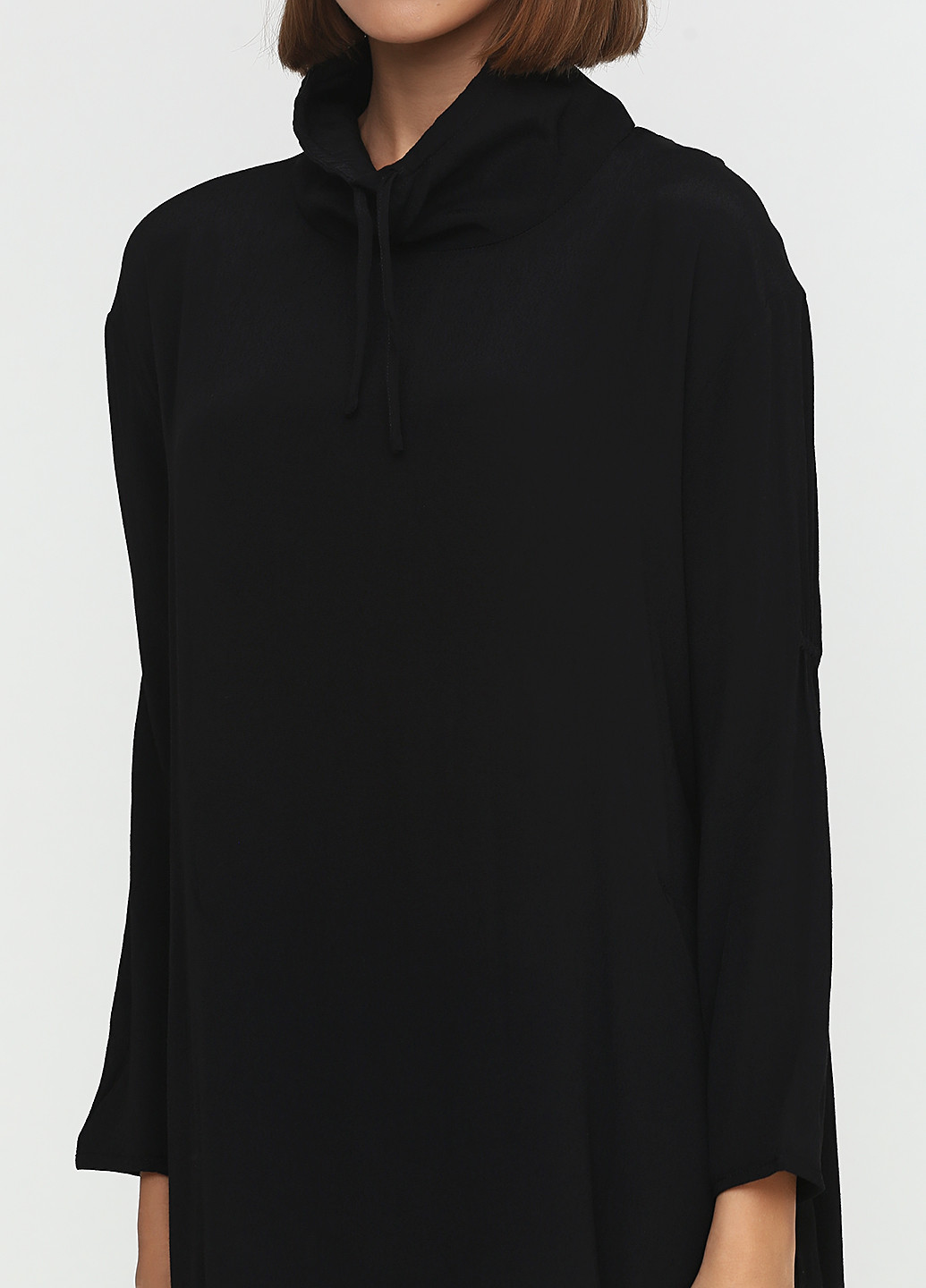Черное кэжуал платье с длинным рукавом And Less однотонное