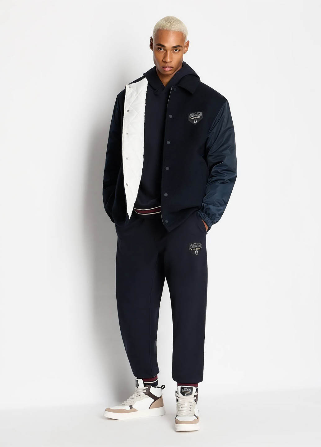 Темно-синие спортивные демисезонные джоггеры брюки Armani Exchange