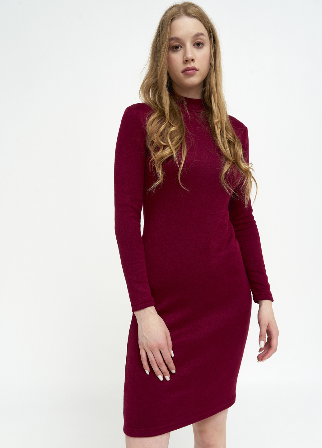 Бордовое кэжуал платье женское из ангоры платье-водолазка KASTA design однотонное