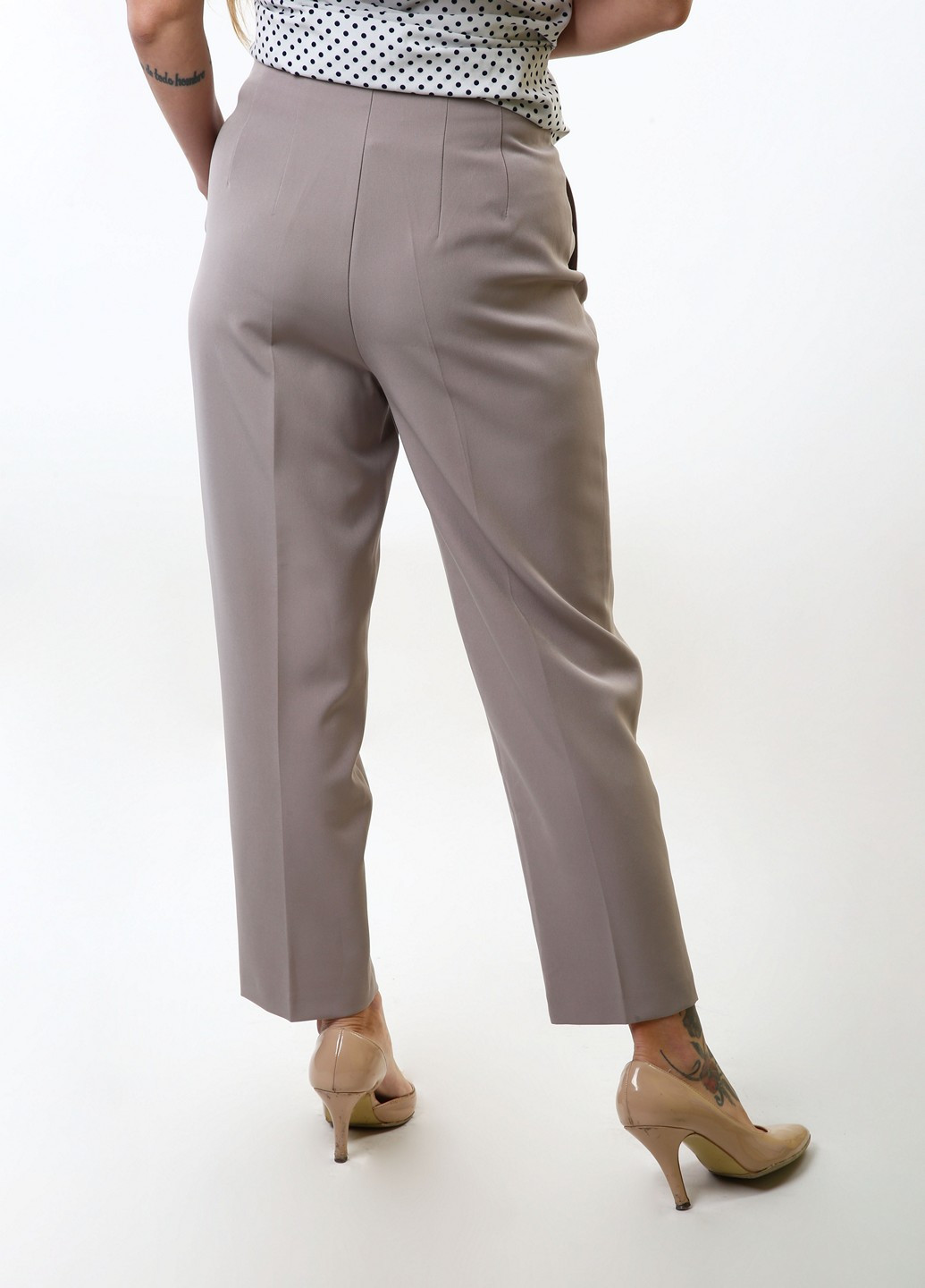 Серо-бежевые кэжуал демисезонные брюки InDresser