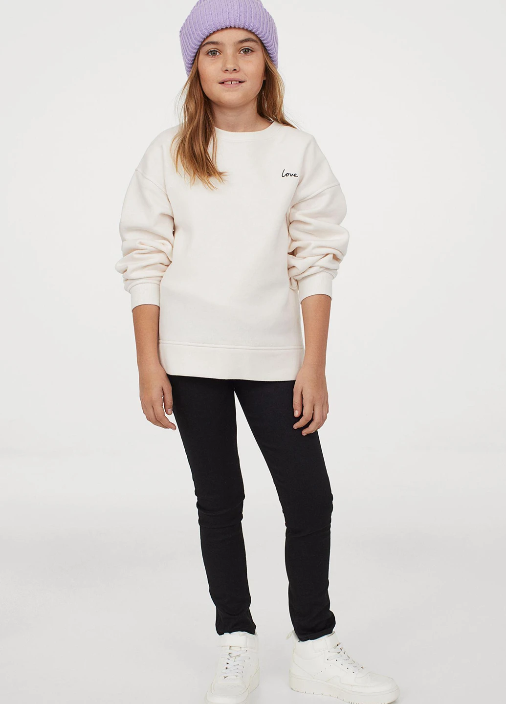 Черные демисезонные зауженные джинсы H&M