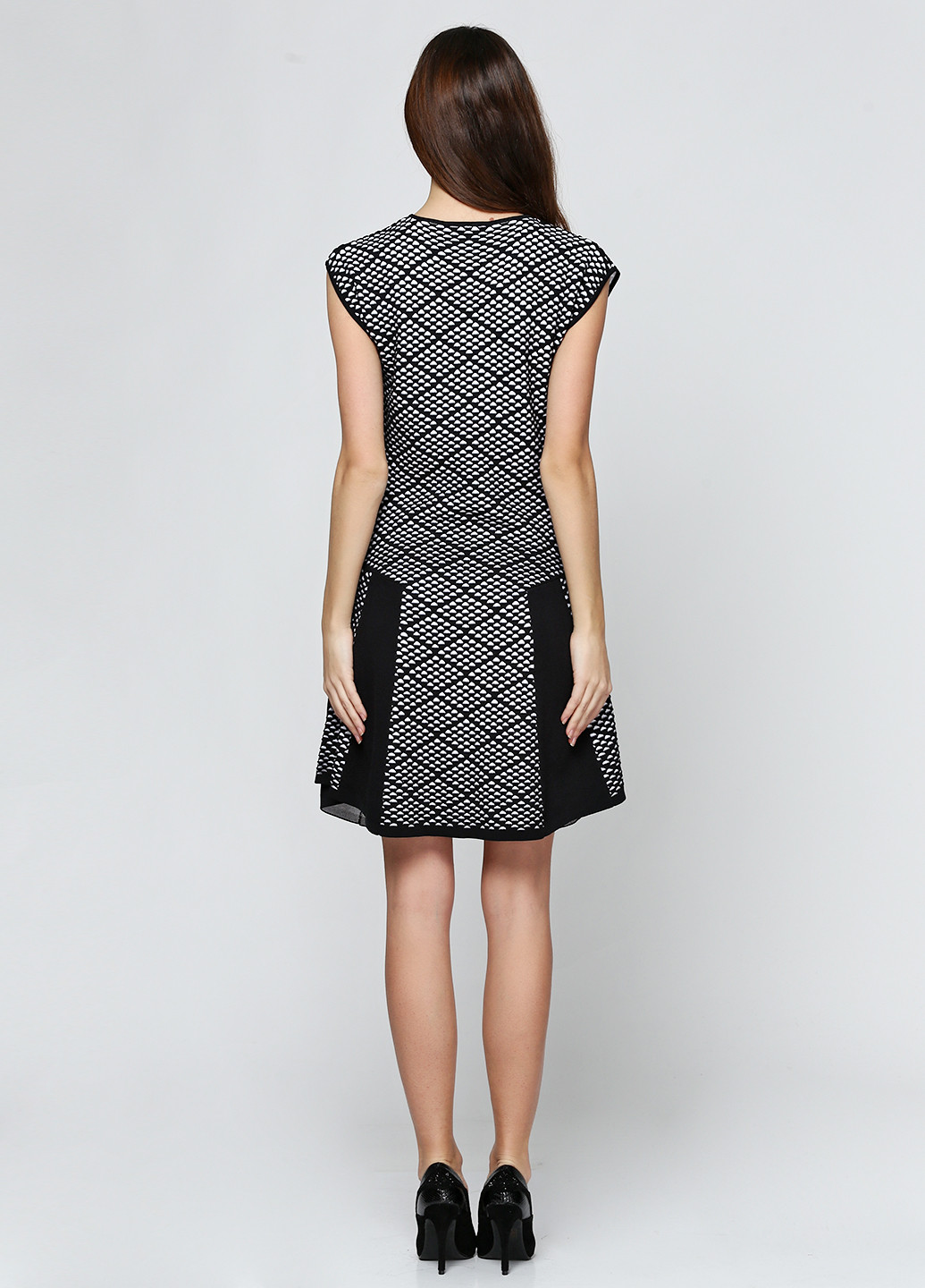Черное кэжуал платье Pinko с геометрическим узором