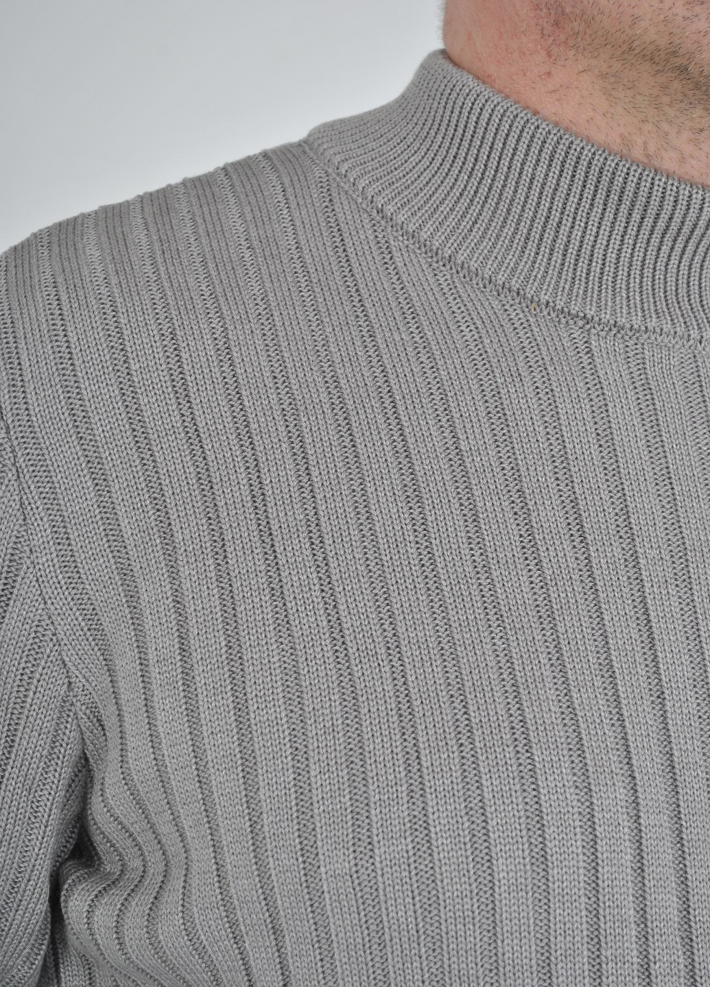 Сірий демісезонний светр зі стійкою Berta Lucci