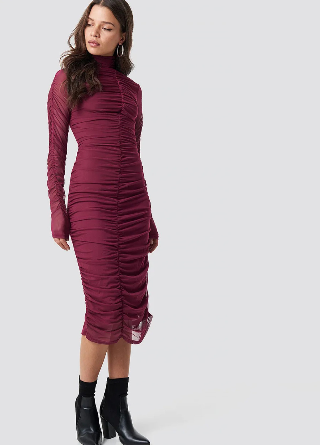 Бордовое кэжуал платье платье-водолазка NA-KD однотонное