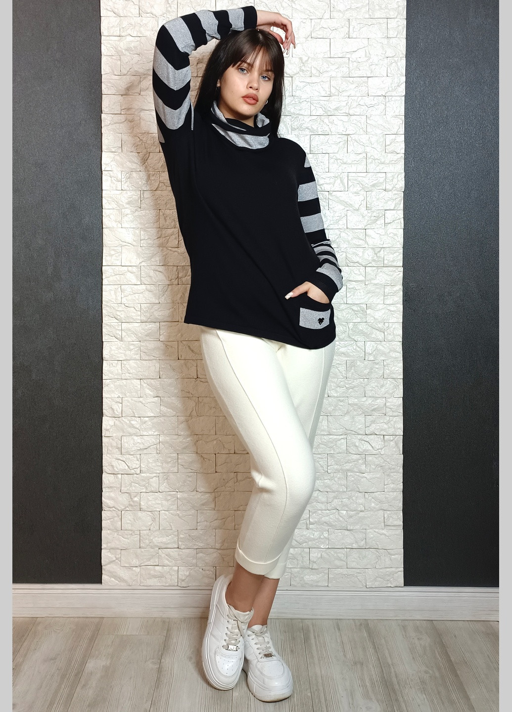 Чорний демісезонний джемпер Bluoltre