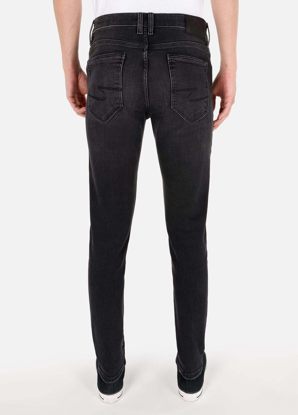 Черные демисезонные зауженные джинсы Colin's