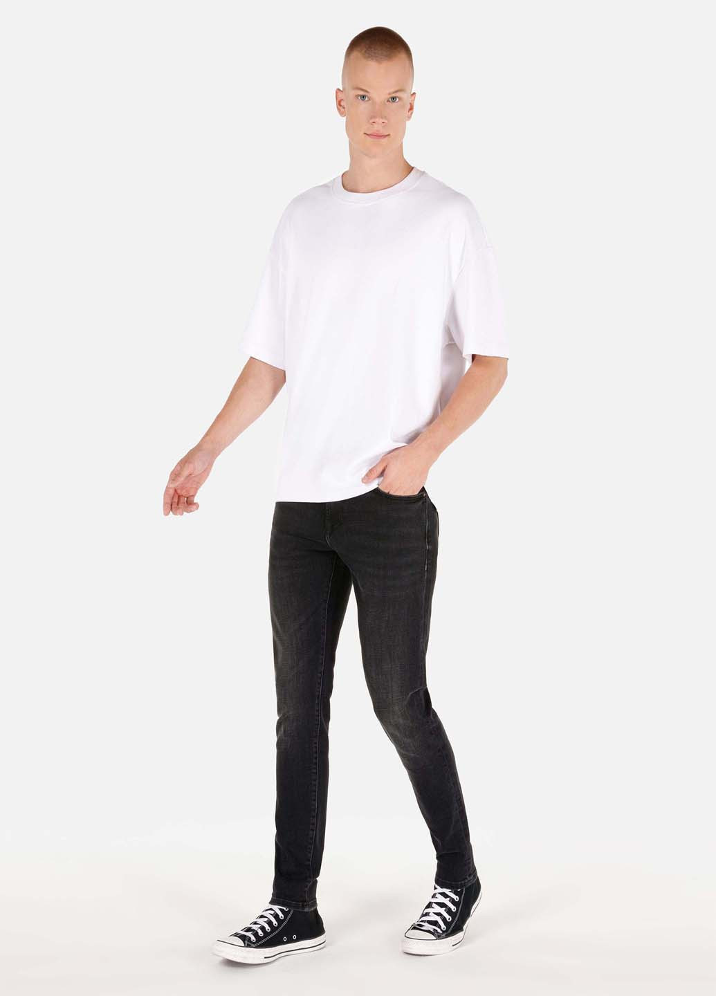 Черные демисезонные зауженные джинсы Colin's