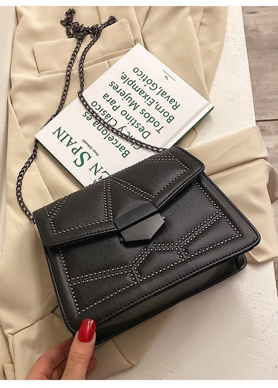 Женская классическая сумочка через плечо кросс-боди на цепочке с заклепками черная NoName (251204299)
