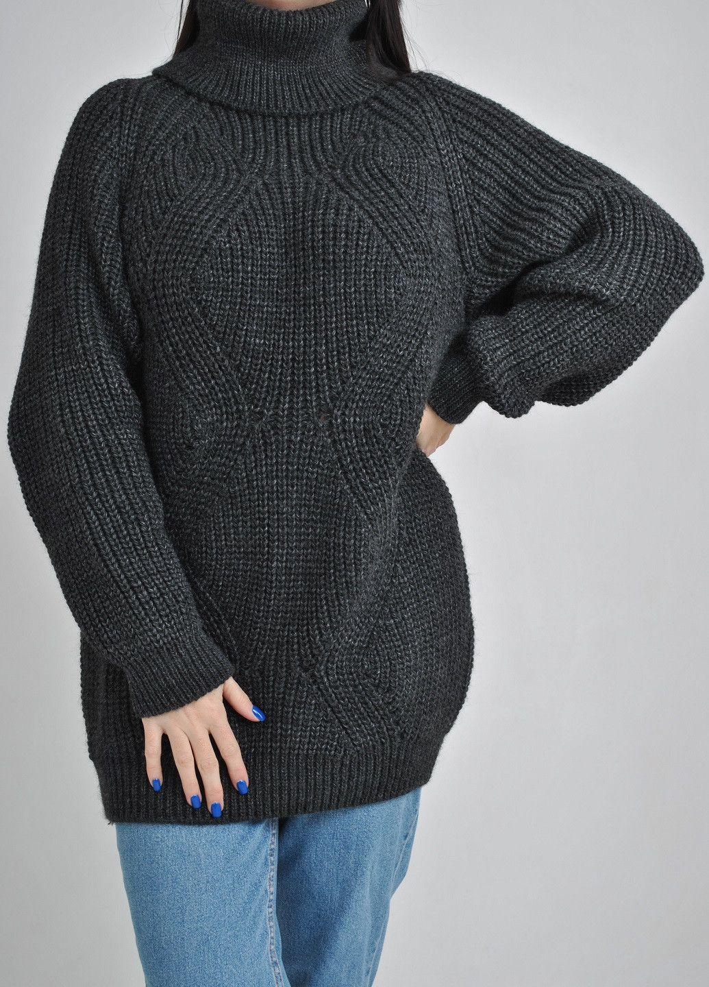 Графітовий зимовий подовжений теплий светр Berta Lucci