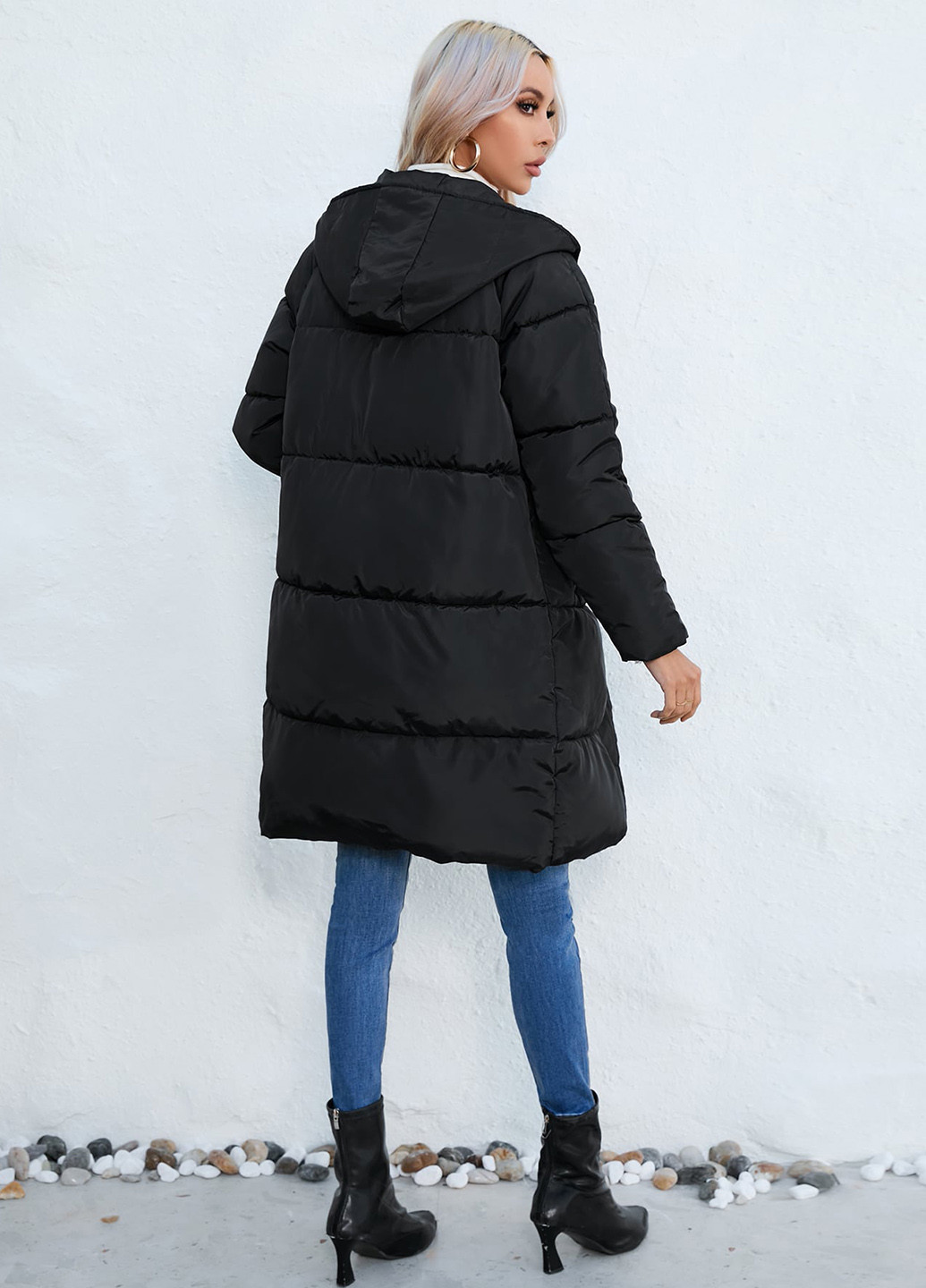 Чорна зимня куртка SHEIN