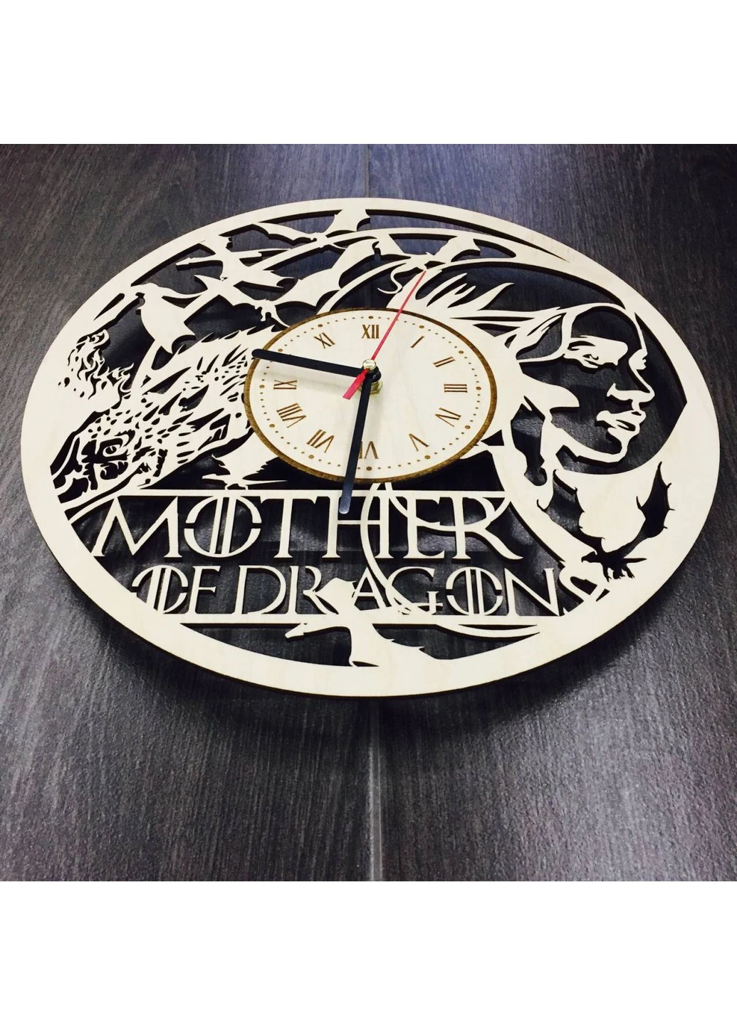 Оригинальные настенные часы «Mother of Dragons» 7Arts (253566551)