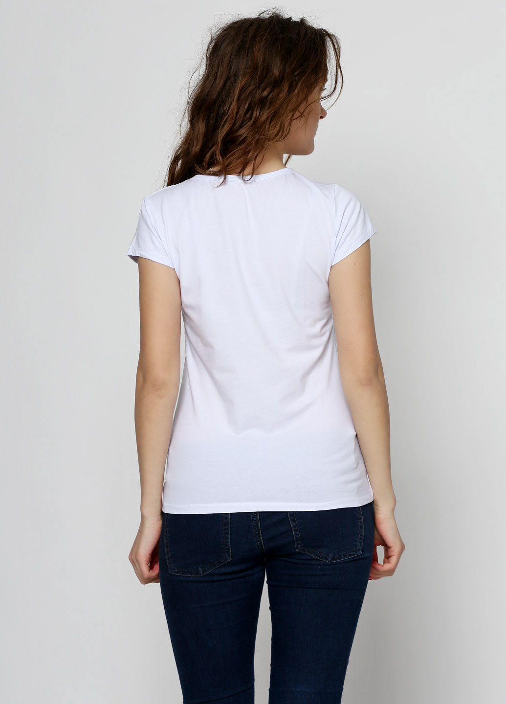 Белая летняя футболка Dzire