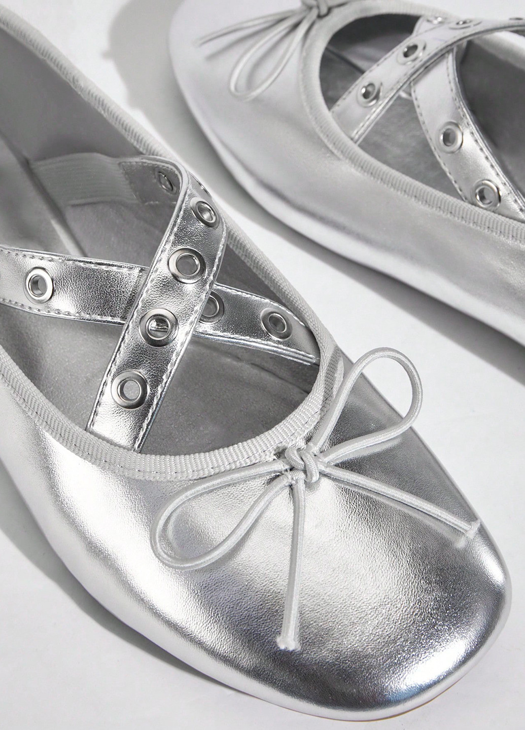 Жіночі балетки SHEIN | срібні однотонні люверси, бант поліуретан, штучна шкіра (331821216)