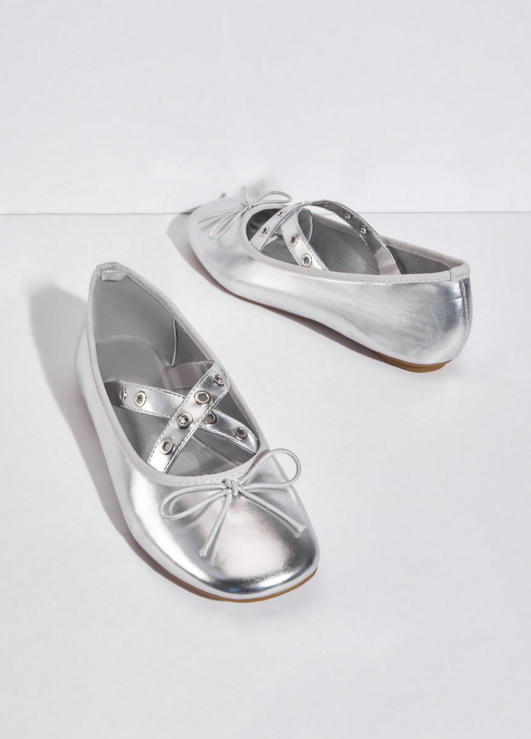 Жіночі балетки SHEIN | срібні однотонні люверси, бант поліуретан, штучна шкіра (331821216)