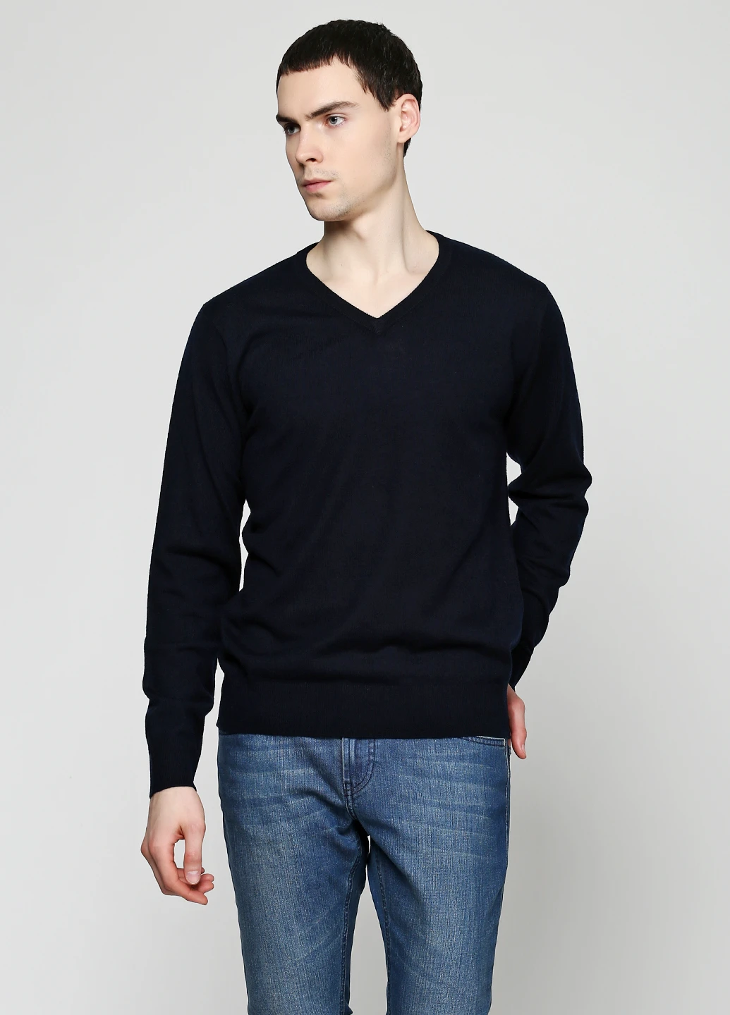 Темно-синий демисезонный пуловер пуловер Pierre Balmain
