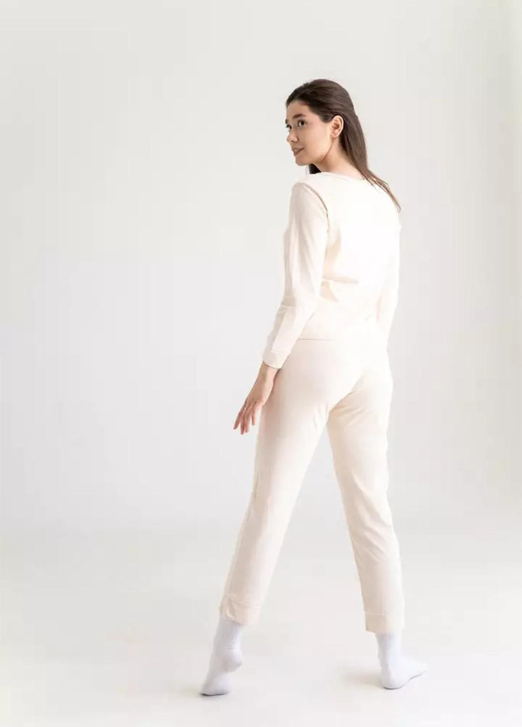 Молочная всесезон пижама (лонгслив, брюки) лонгслив + брюки BBL