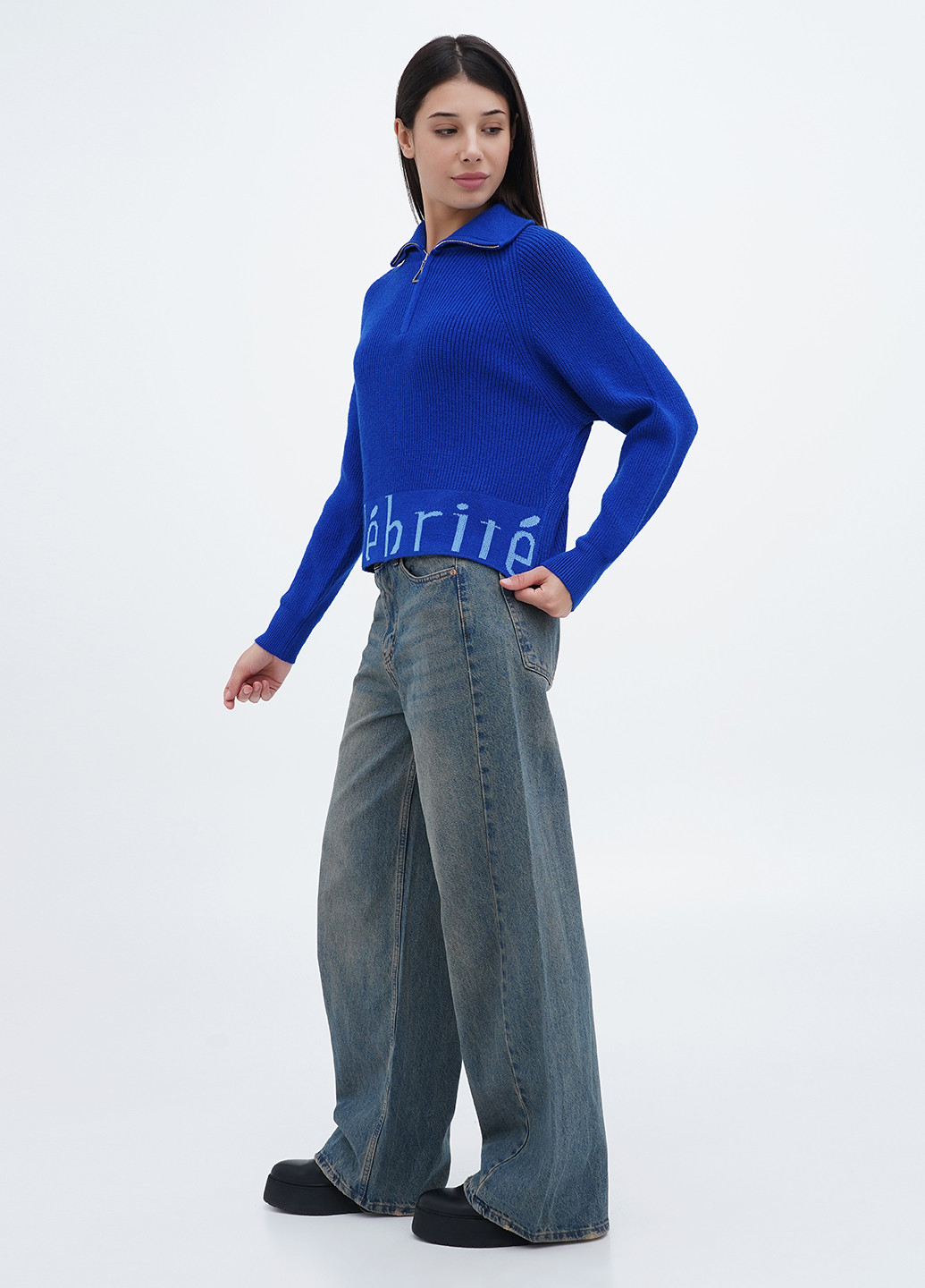 Синий демисезонный свитер M@C