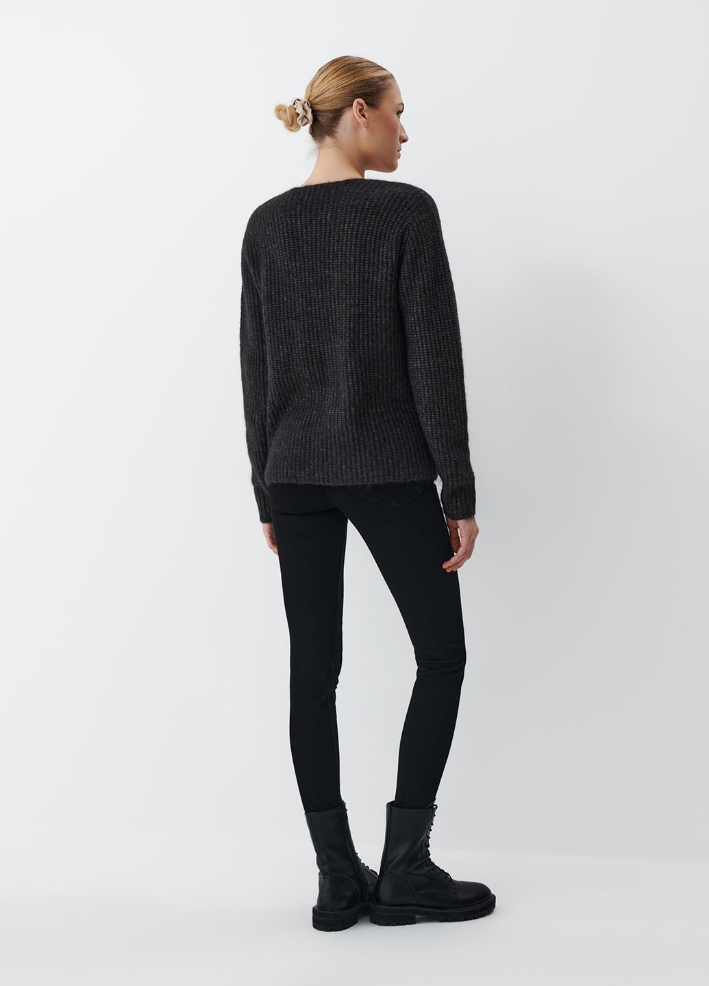 Черный демисезонный пуловер пуловер Mohito