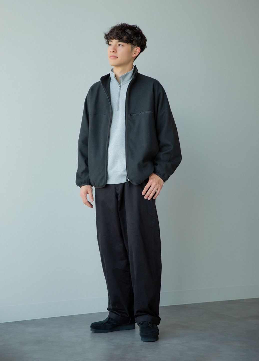 Темно-серая демисезонная куртка Uniqlo