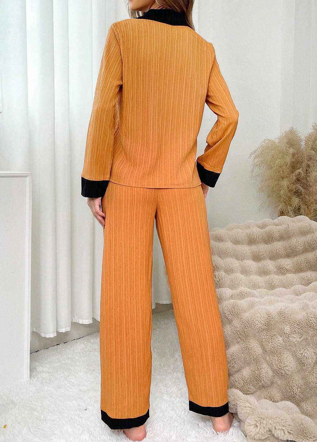 Помаранчева всесезон піжама (сорочка, штани) сорочка + брюки SHEIN