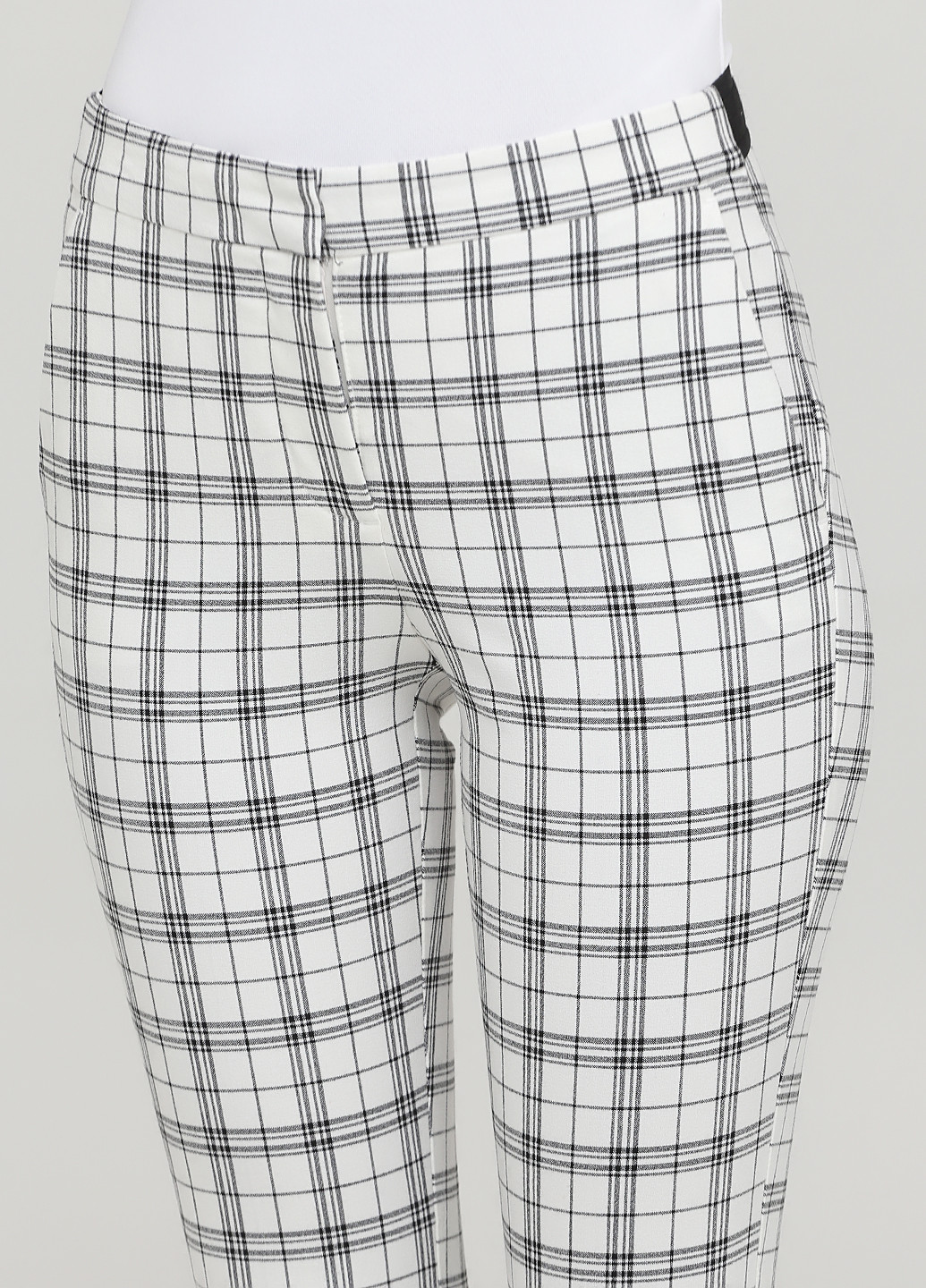 Черно-белые кэжуал демисезонные укороченные, зауженные брюки Zara
