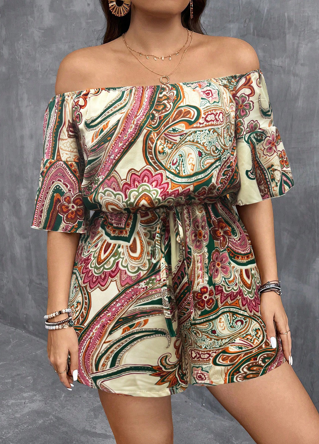 Комбинезон SHEIN комбинезон-шорты рисунок светло-бежевый праздничный, кэжуал полиэстер