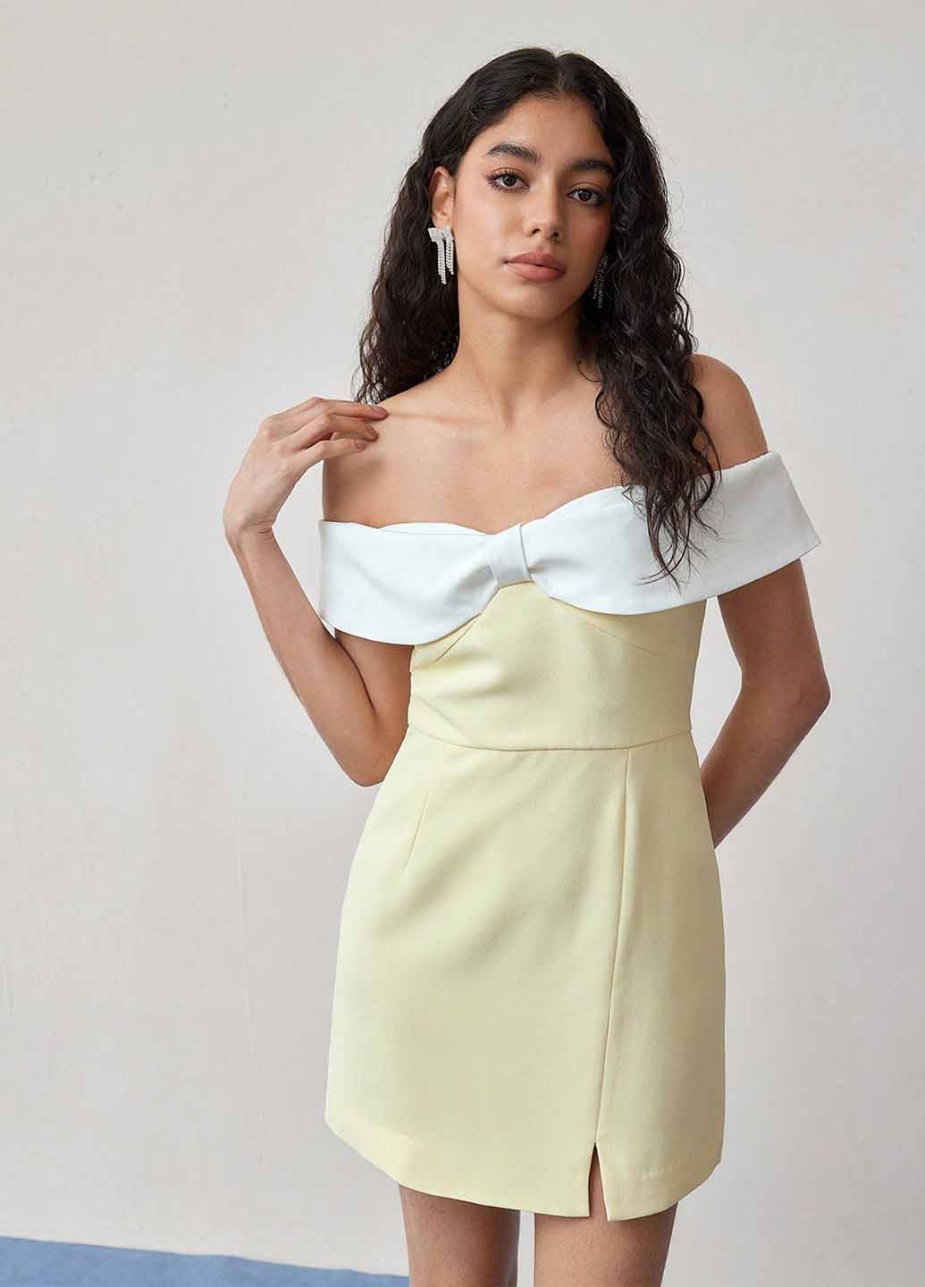 Желтое праздничный, кэжуал платье а-силуэт, с открытой спиной SHEIN однотонное