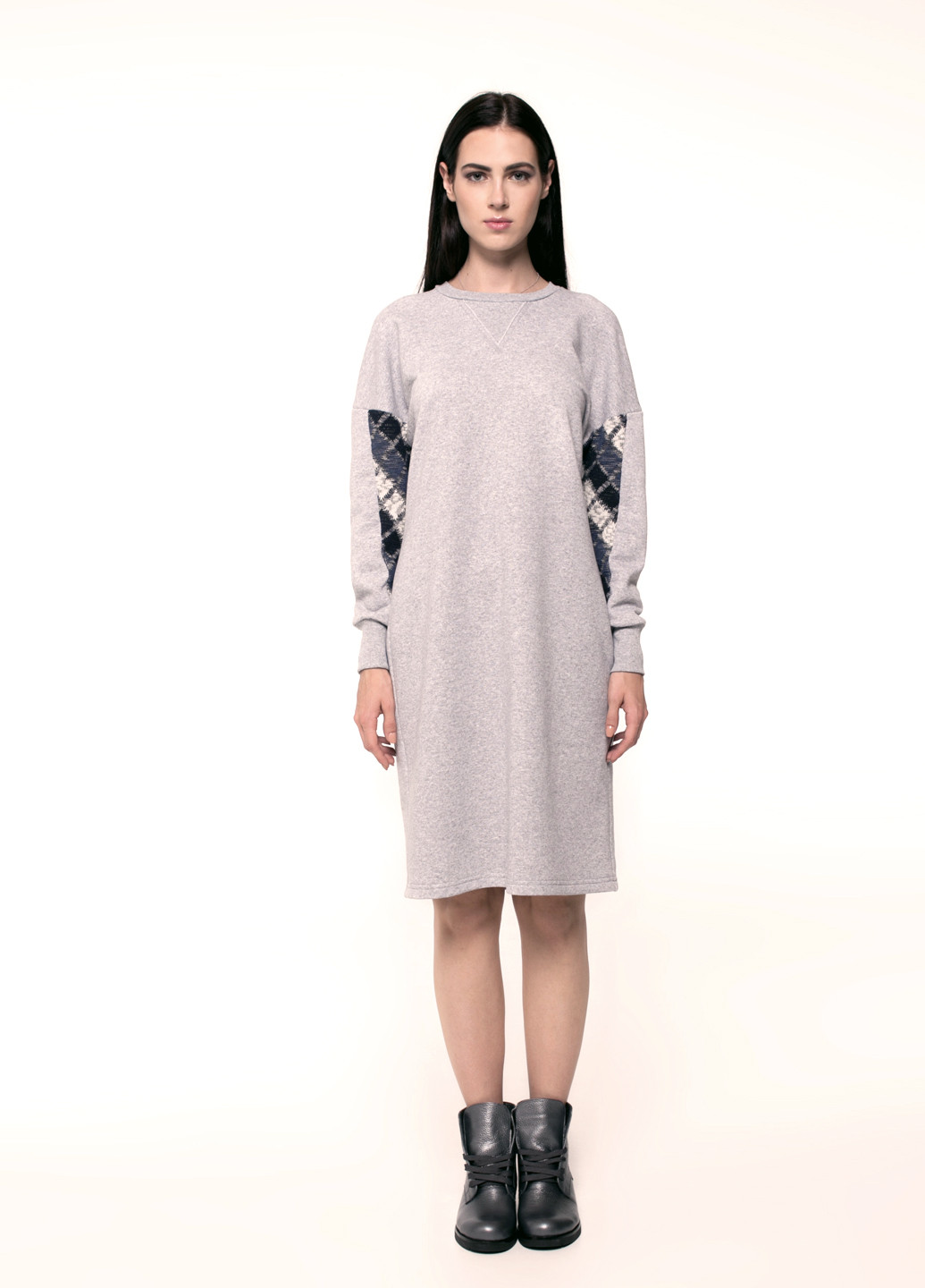 Светло-серое кэжуал платье Dario Richi однотонное