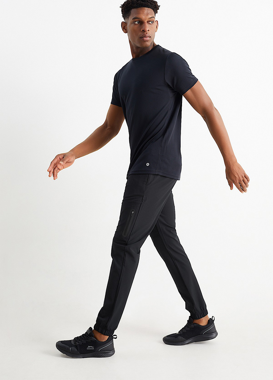 Черные спортивные, кэжуал демисезонные зауженные брюки C&A