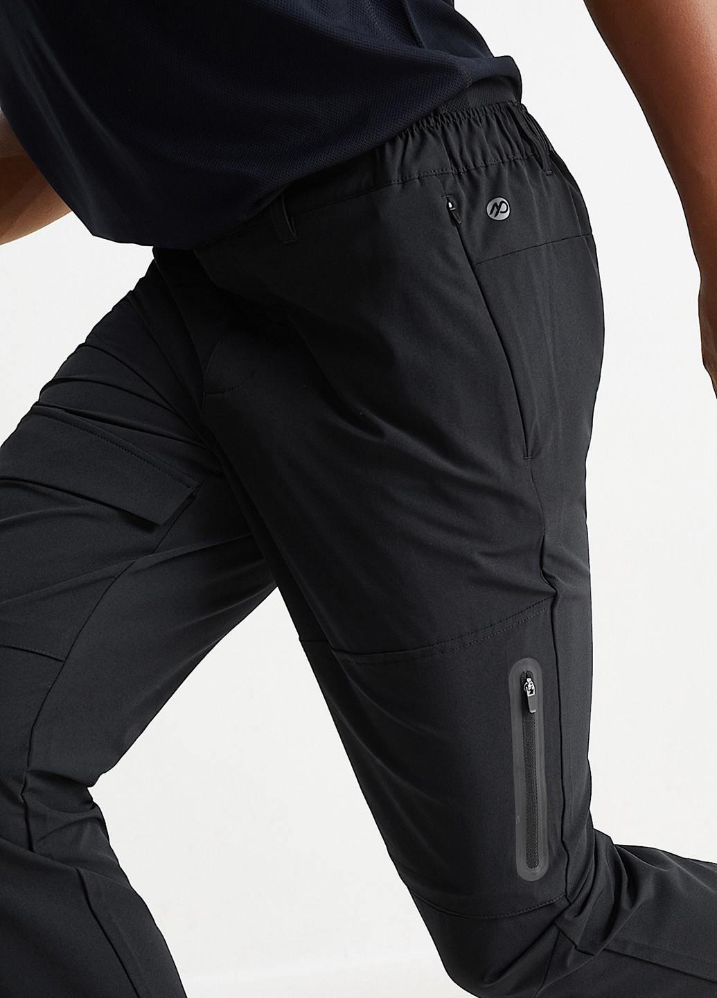 Черные спортивные, кэжуал демисезонные зауженные брюки C&A