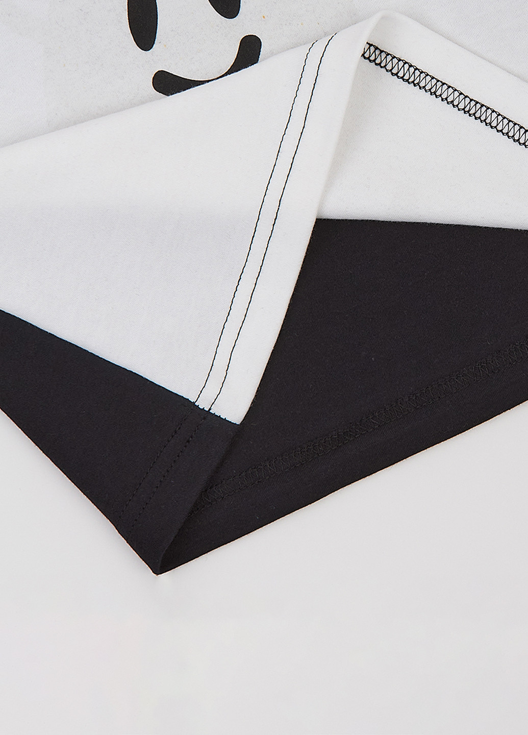 Черно-белый демисезонный кэжуал лонгслив Garnamama колор блок