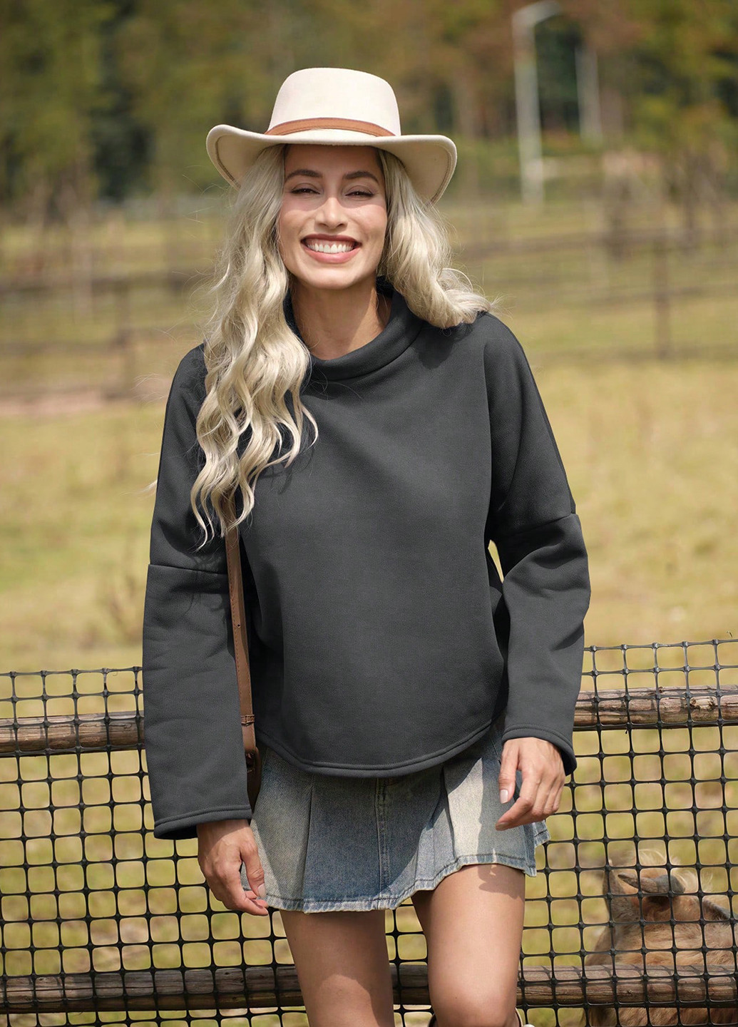 Темно-серый свитшот SHEIN однотонный без декора (334102162)