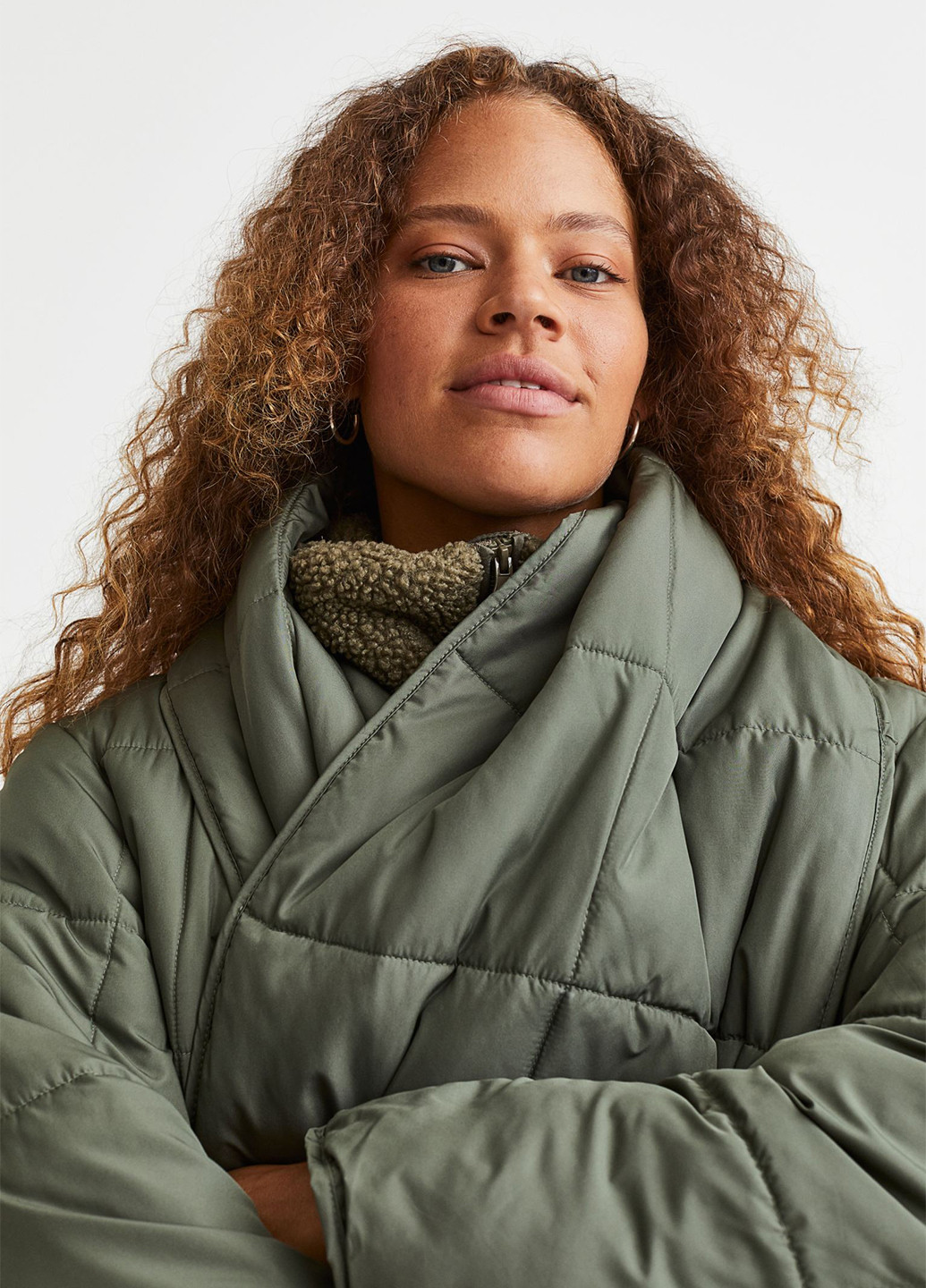 Оливковая (хаки) демисезонная куртка удленьонная свободного кроя H&M