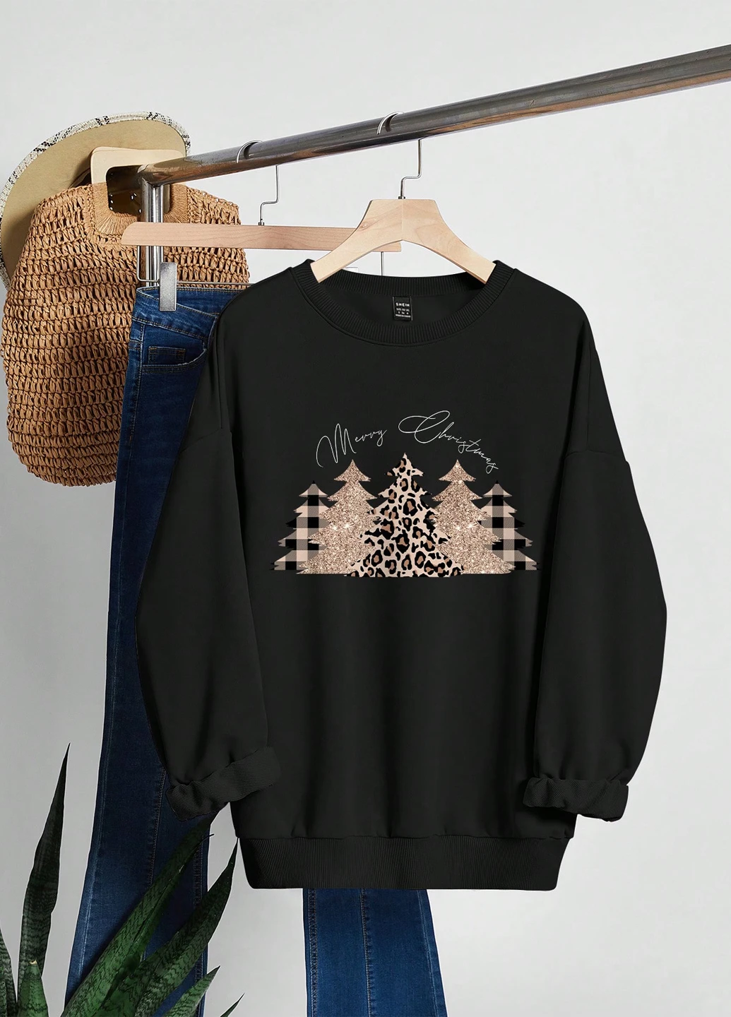 Черный свитшот SHEIN новогодний без декора (342382922)