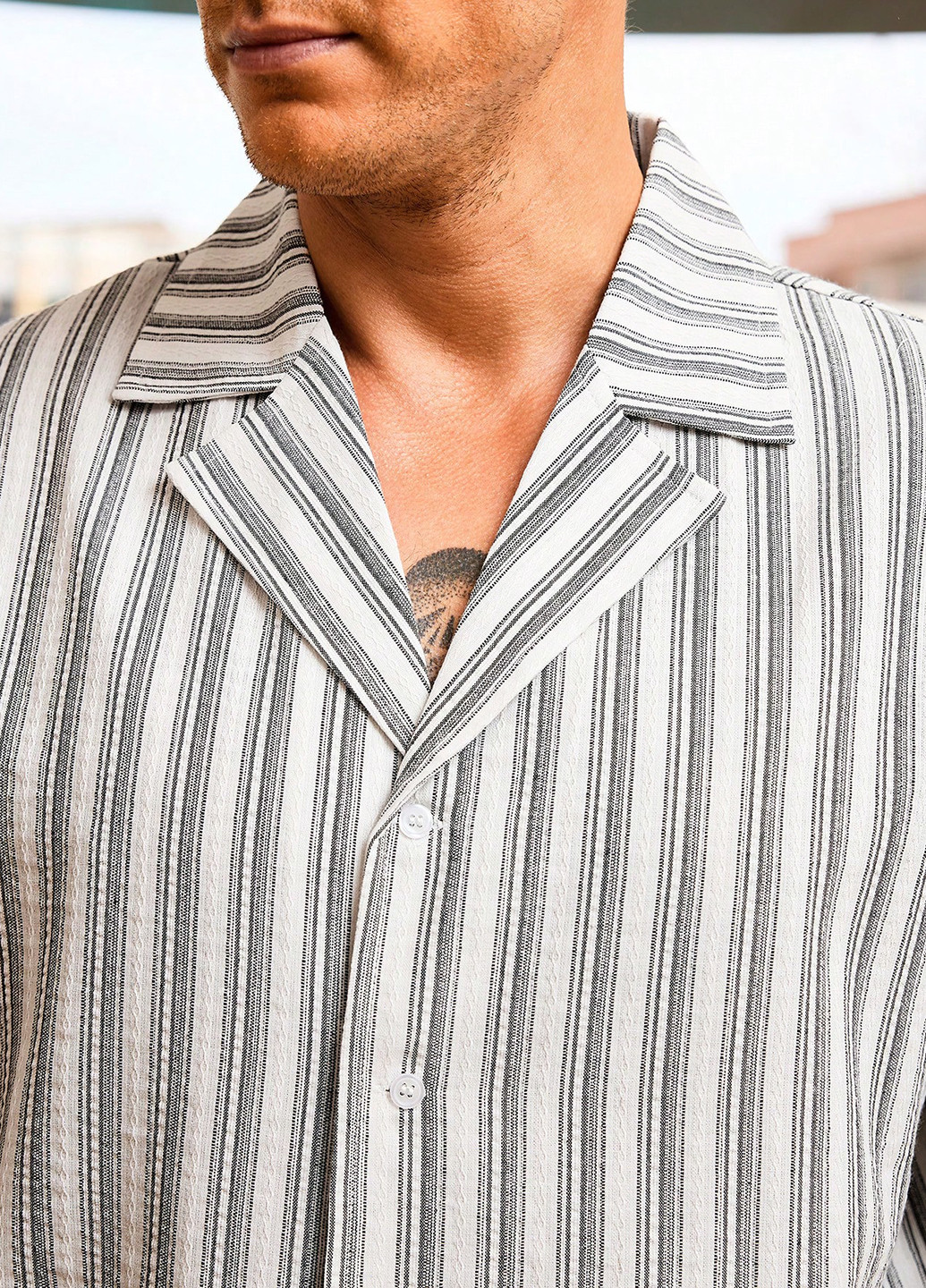 Светло-серый летний костюм (рубашка, шорты) с шортами SHEIN