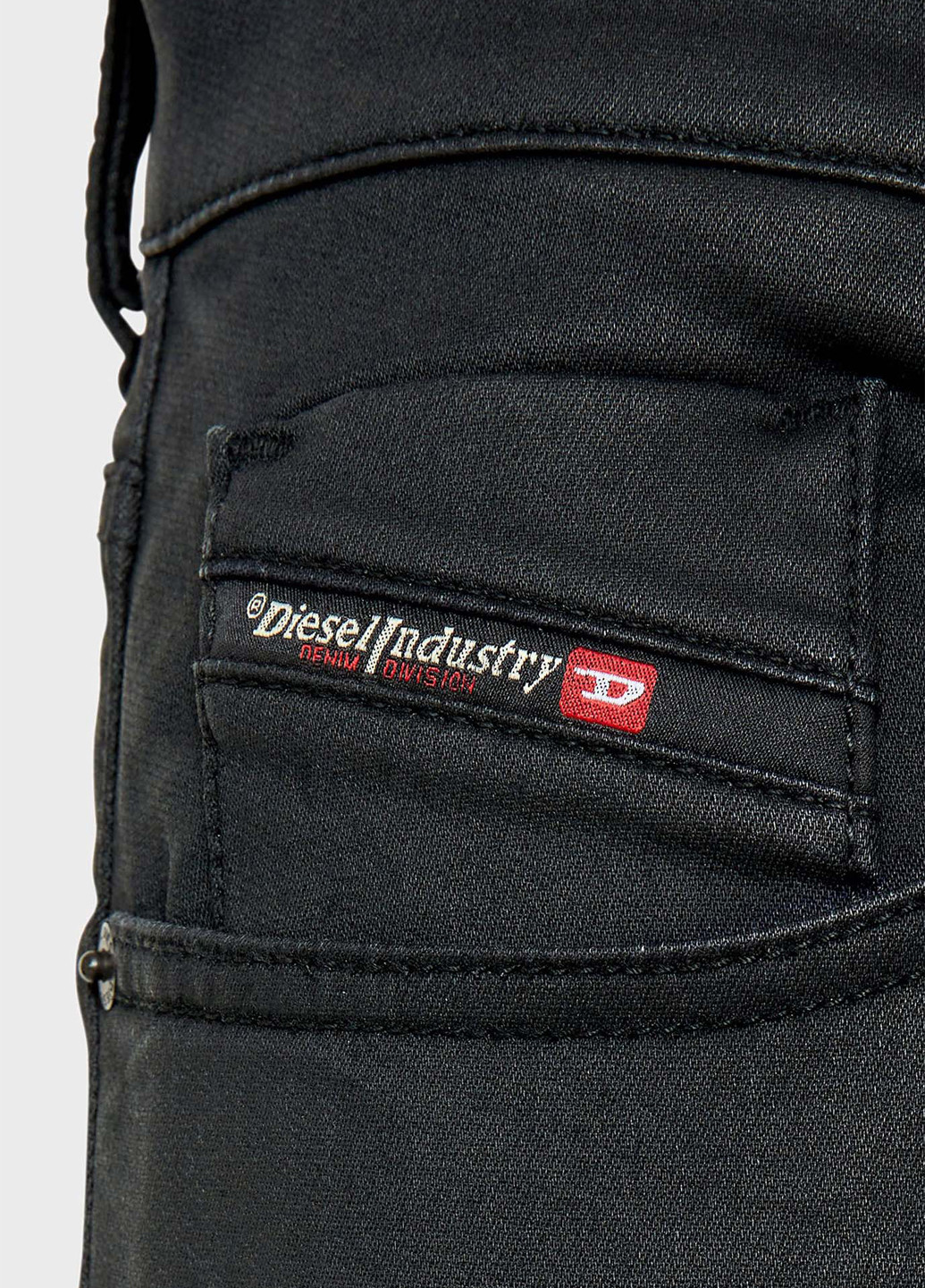 Черные демисезонные зауженные джинсы Diesel